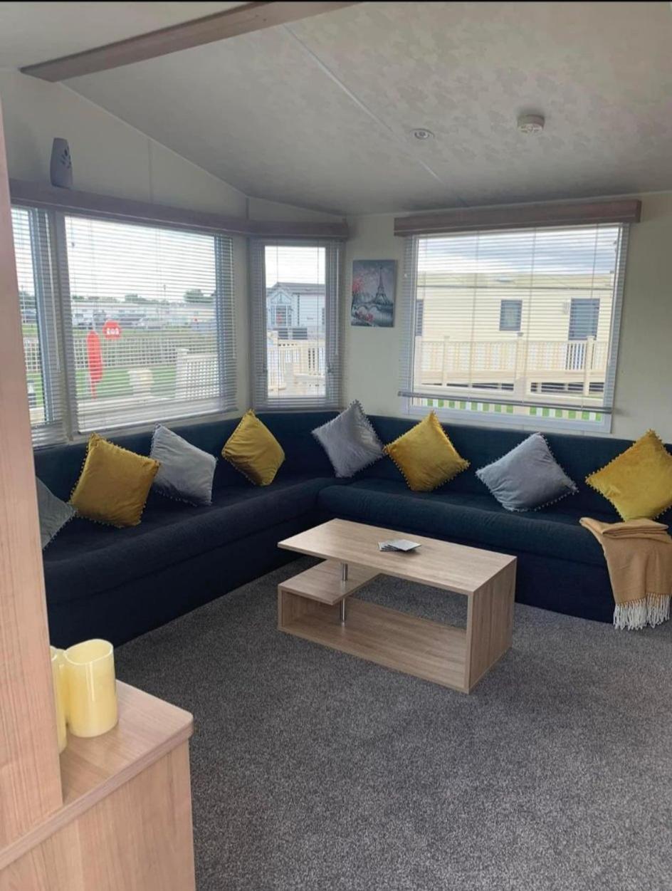 צ'אפל סנט לאונרדס 8 Berth 3 Bed Caravan Golden Palm Ml9 מראה חיצוני תמונה